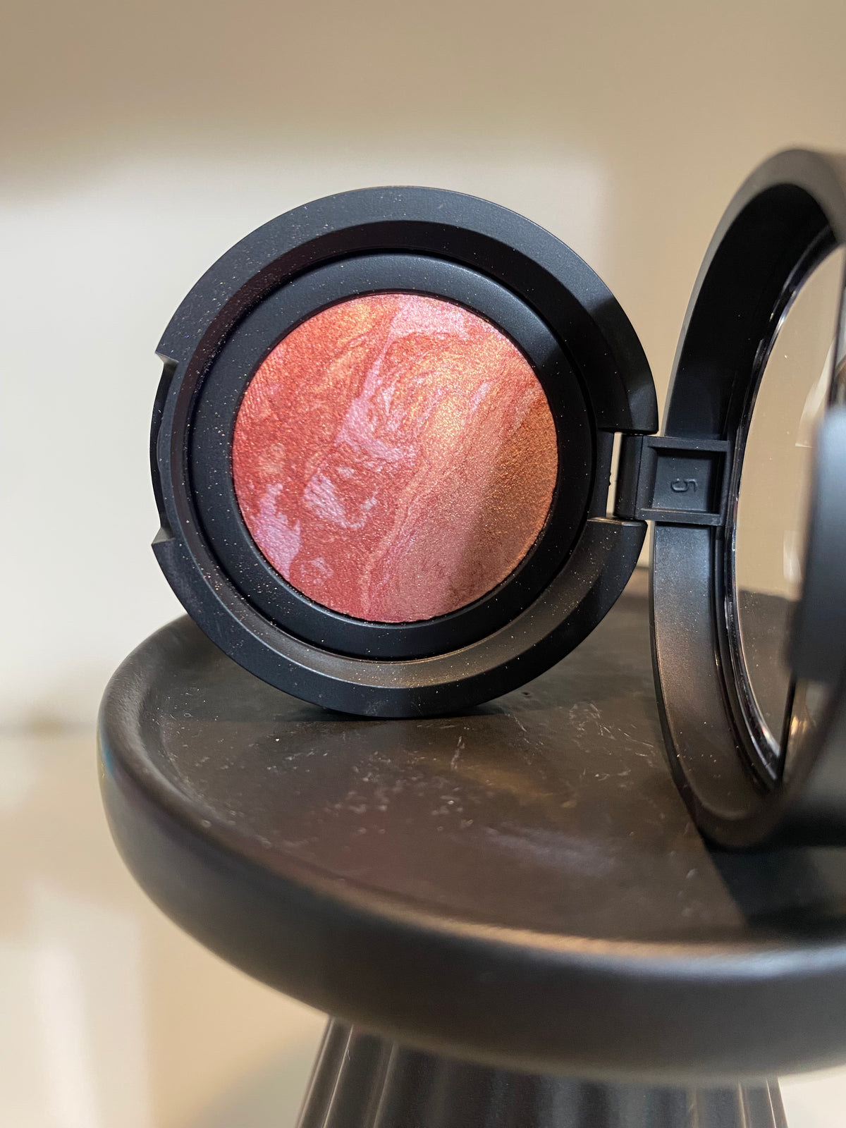 Laura Geller Baked Blush-n-brighten Marbleized Blush mini - Tropic Hues 0.04 oz / 1.2 g