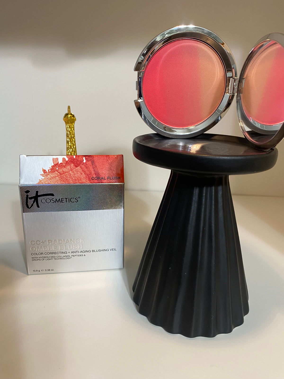 It Cosmetics Cc+ Radiance Ombre Blush 10.8 g / 0.38 oz - Coral Flush - Discontinued