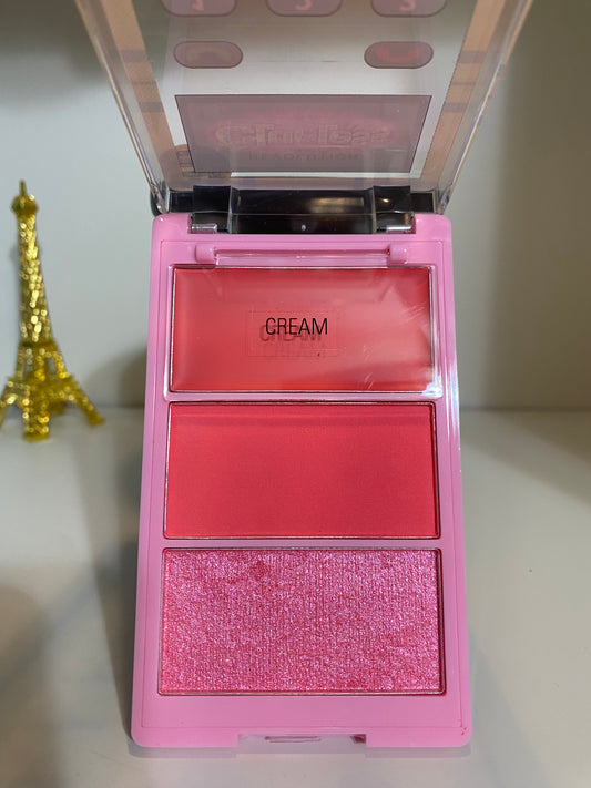 Revolution Clueless Blush & Highlighter - Staying out of Trouble