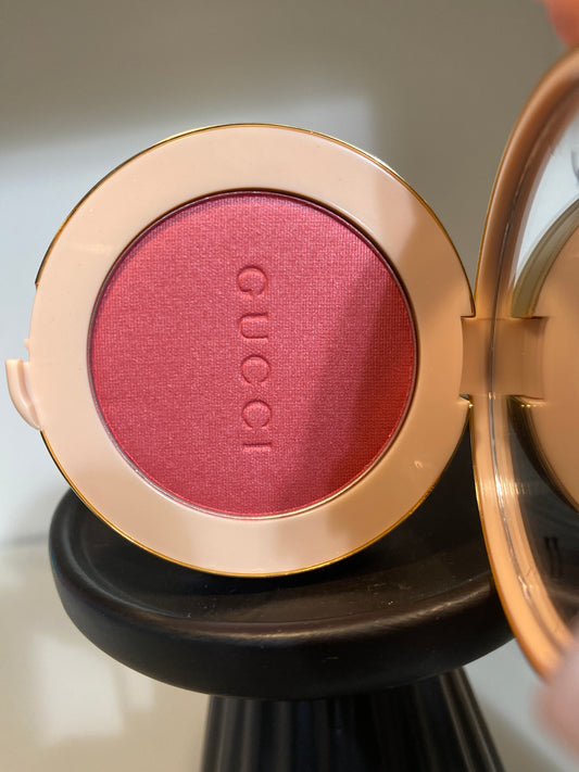 Gucci Glow Blush Radiant Silky Blush - 04 Bright Pink